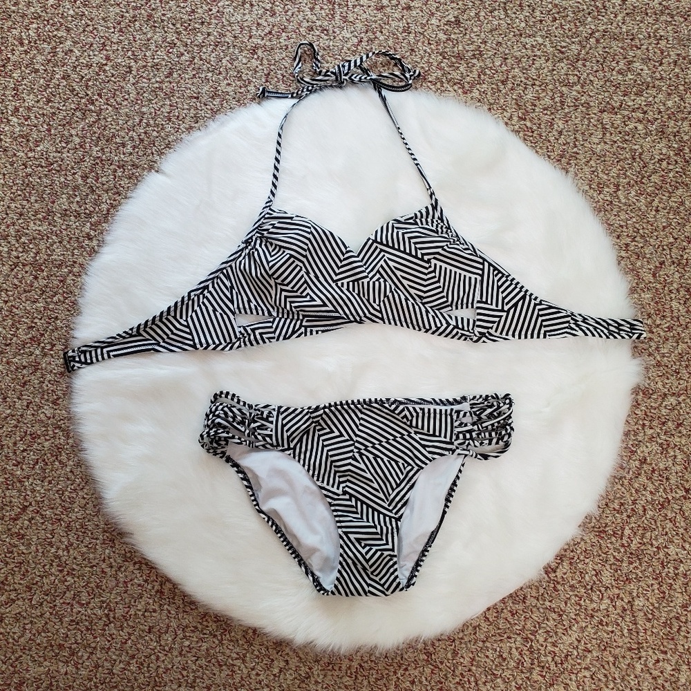 VS PINK Bikini Set - Picture 1 of 7